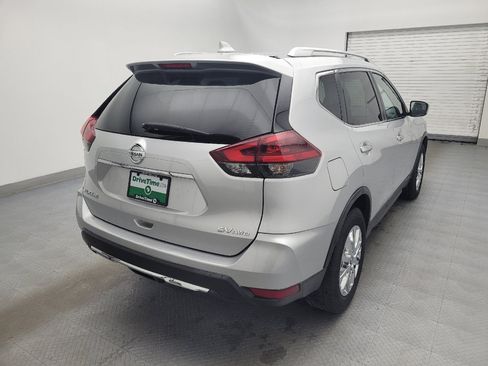 Used 2018 Nissan Rogue SV image 9