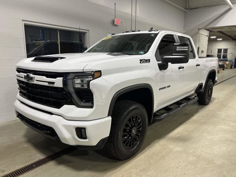 Certified 2024 Chevrolet Silverado 2500 LT w/ Z71 Sport Edition image 3