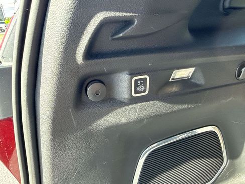 Used 2022 Jeep Grand Cherokee L Limited RWD image 20