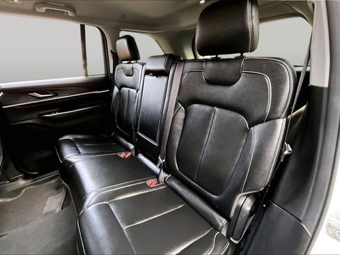 Used 2023 Jeep Grand Cherokee Limited RWD image 20