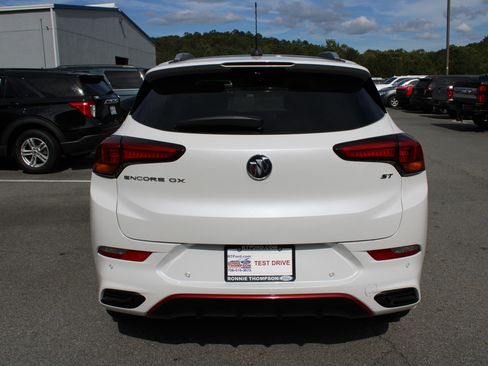 Used 2020 Buick Encore GX Essence w/ Experience Buick Package image 4