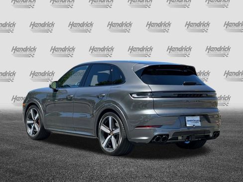 Used 2025 Porsche Cayenne GTS AWD/4WD image 7