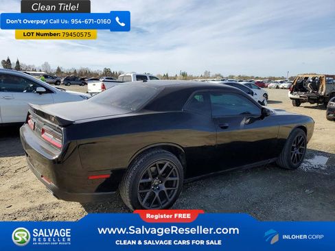 Used 2019 Dodge Challenger SXT image 4