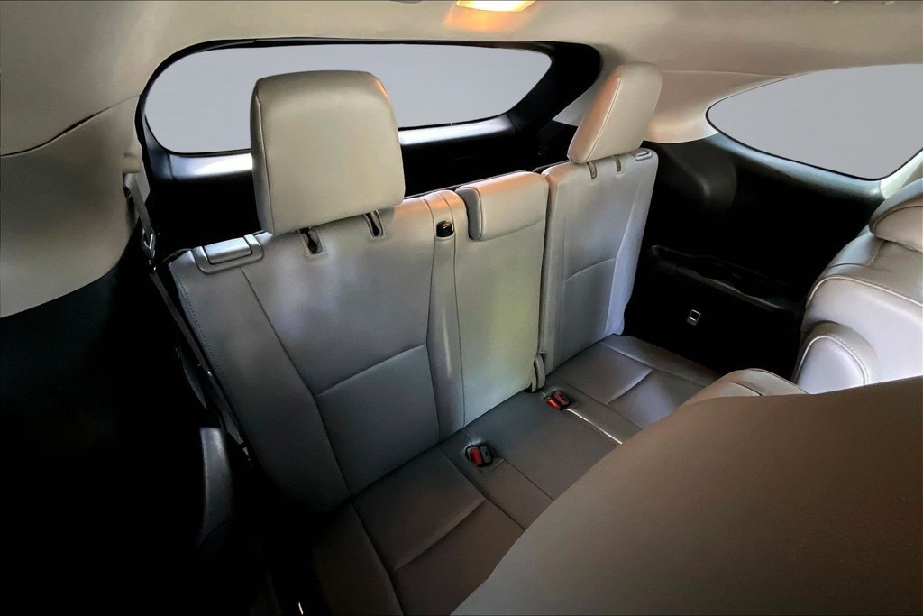 Used 2020 Toyota Highlander Platinum FWD image 21