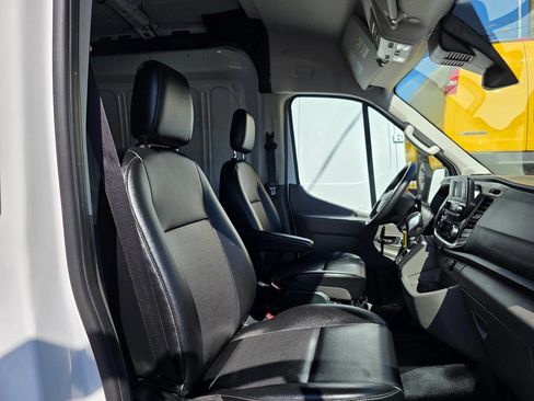 Used 2023 Ford Transit 250 Medium Roof image 10