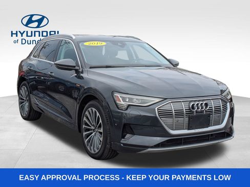 Used 2019 Audi e-tron Prestige w/ Prestige Package AWD/4WD image 11