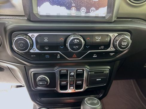 Used 2023 Jeep Wrangler Unlimited w/ 8.4" Radio Group AWD/4WD image 17