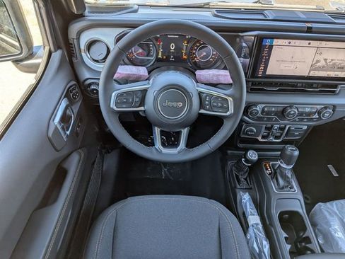 New 2026 Jeep Wrangler Unlimited Sahara AWD/4WD image 13