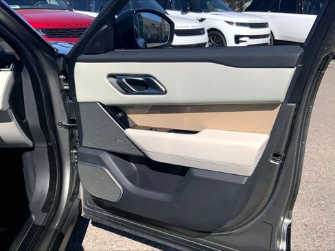 Used 2020 Land Rover Range Rover Velar R-Dynamic S image 22