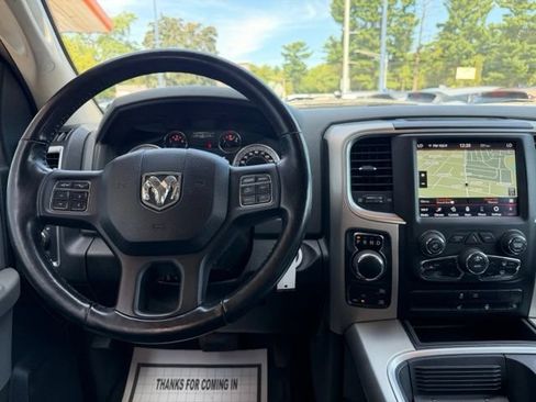 Used 2019 RAM 1500 Classic SLT w/ Black Appearance Group AWD/4WD image 20