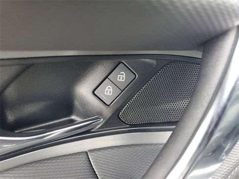 Used 2025 Land Rover Discovery Sport Dynamic SE image 24