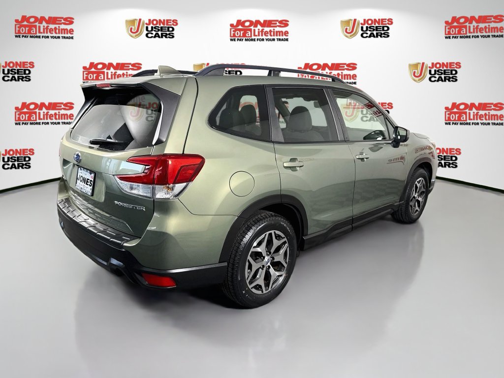 Used 2021 Subaru Forester Premium AWD/4WD image 16
