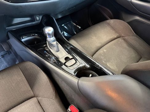 Used 2019 Toyota C-HR XLE FWD image 18