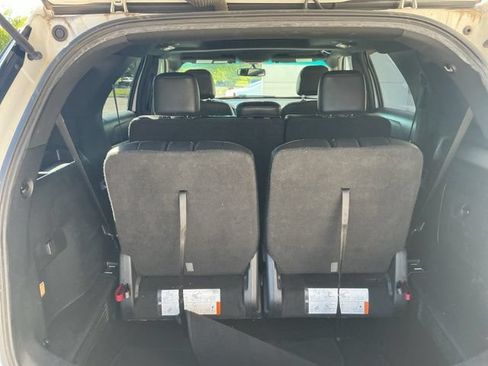Used 2016 Ford Explorer XLT w/ Equipment Group 202A AWD/4WD image 23