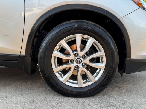 Used 2017 Nissan Rogue SV AWD/4WD image 9