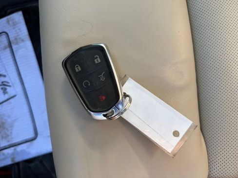 Used 2017 Cadillac XT5 Premium Luxury image 31