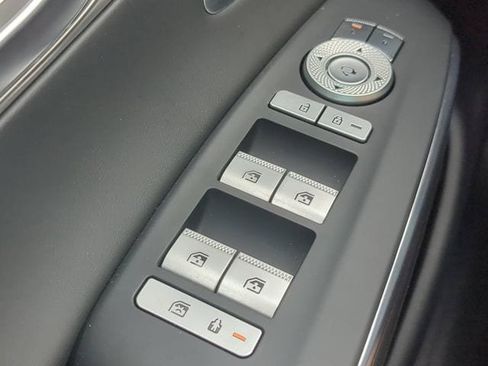Used 2023 Genesis GV70 2.5T w/ Select Package AWD/4WD image 24