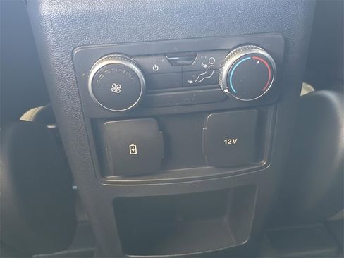 Used 2020 Ford Explorer XLT image 50