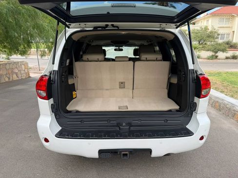 Used 2016 Toyota Sequoia Platinum RWD image 15