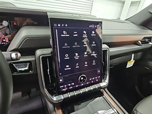 New 2026 GMC Yukon Denali w/ Sun & Power Step Package image 12