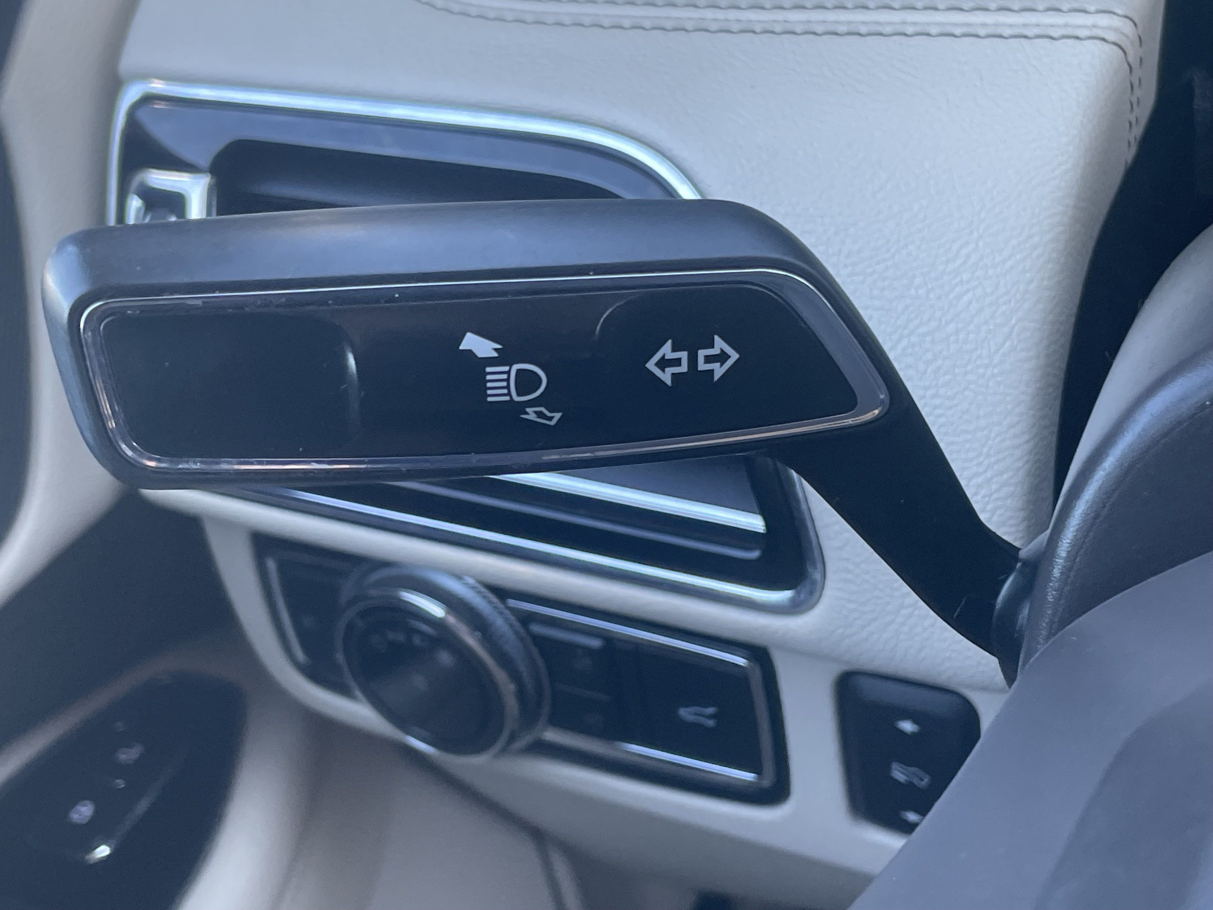 Used 2019 Lincoln Navigator Select AWD/4WD image 17
