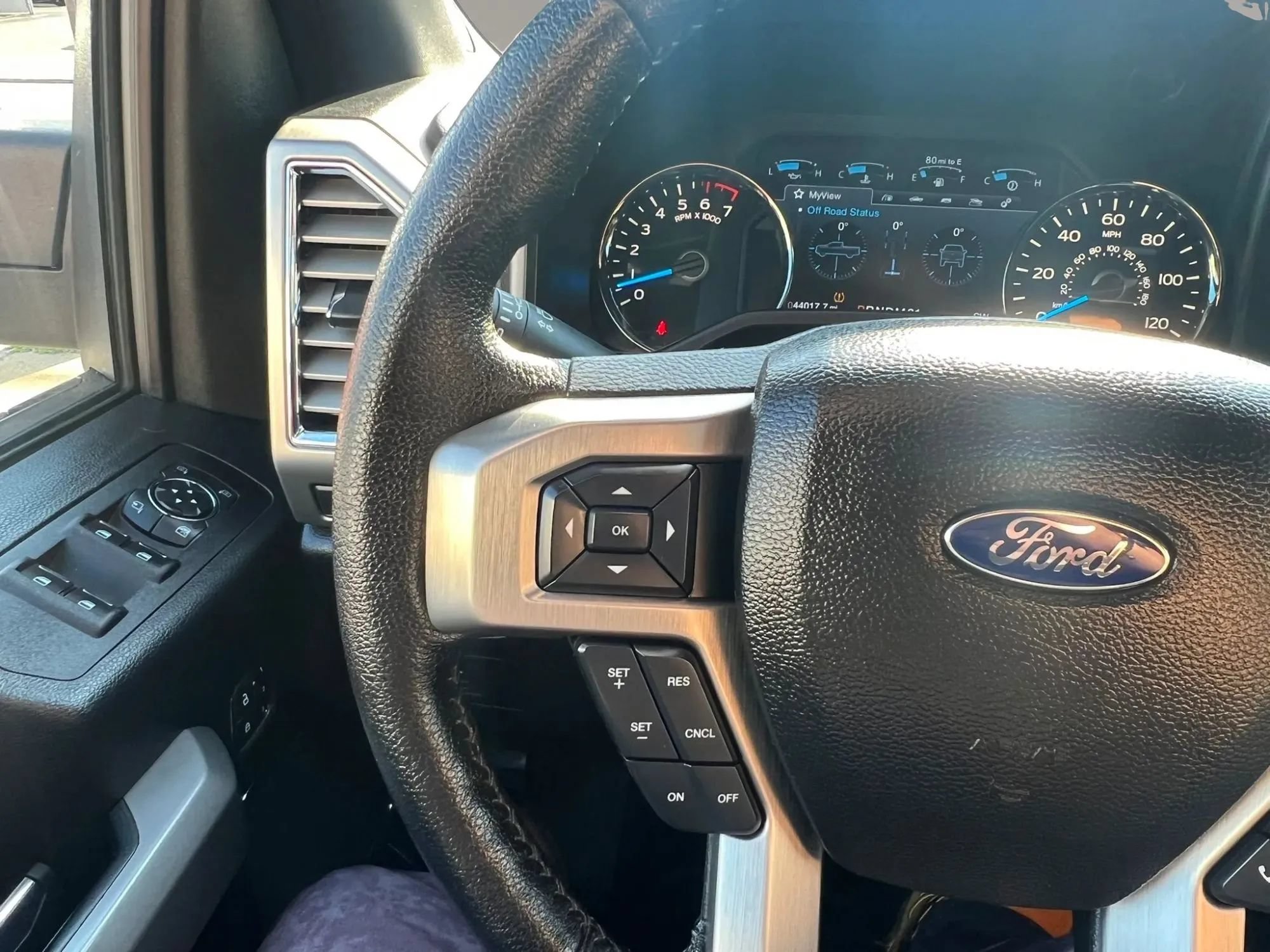 Used 2015 Ford F150 Platinum w/ Trailer Tow Package AWD/4WD image 17