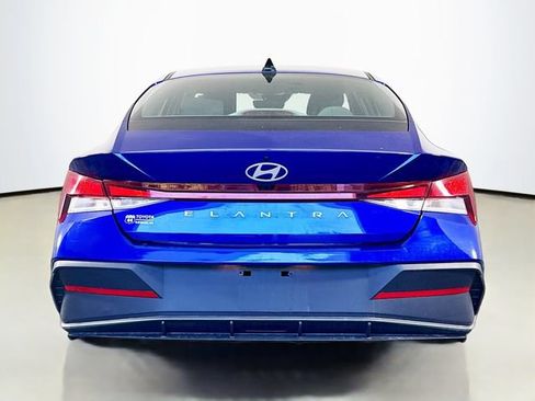 Used 2024 Hyundai Elantra SEL FWD image 5