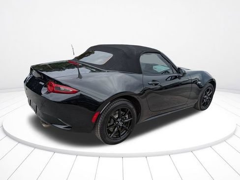 Used 2021 MAZDA MX-5 Miata Sport RWD image 4
