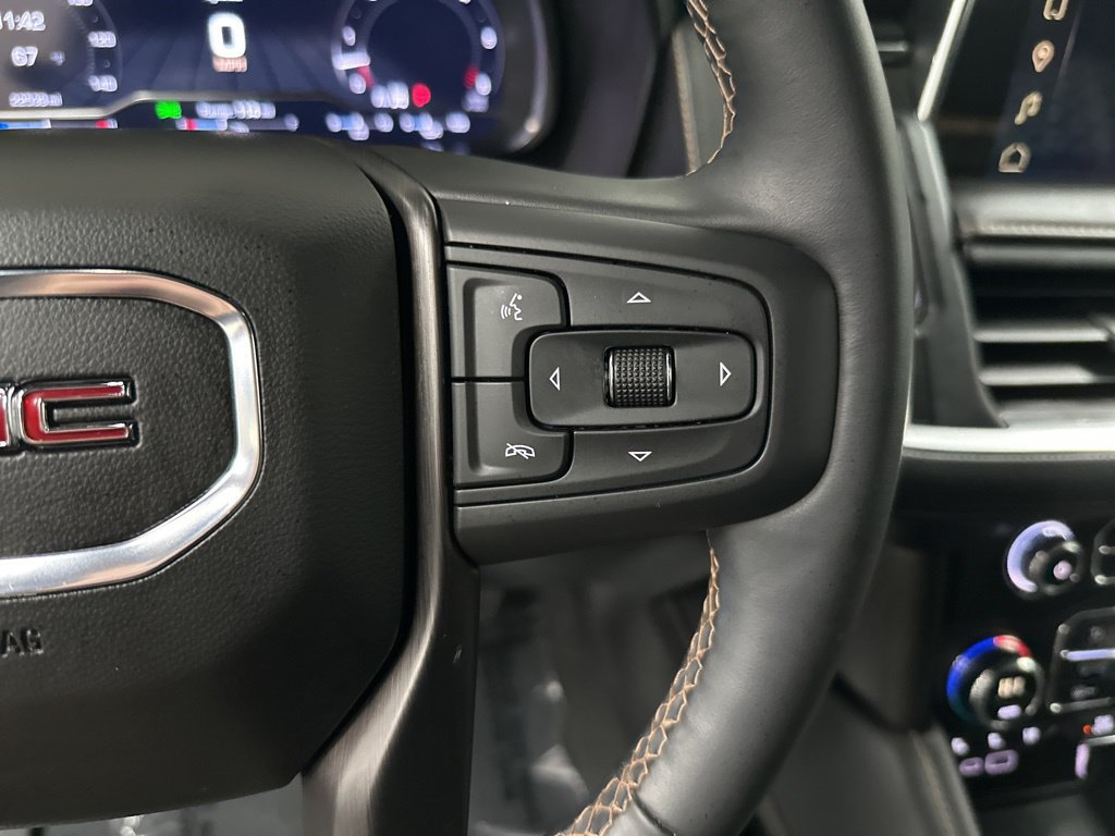 Used 2024 GMC Yukon AT4 w/ Technology Package AWD/4WD image 18