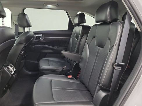 Used 2023 Kia Sorento SX AWD/4WD image 13