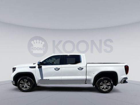 Used 2026 GMC Sierra 1500 SLT RWD image 2