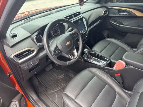 Used 2023 Chevrolet TrailBlazer ACTIV w/ Sun and Liftgate Package FWD image 4