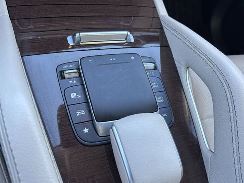 Used 2022 Mercedes-Benz GLE 350 image 23