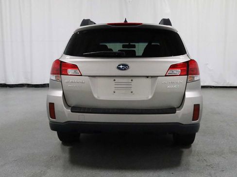 Used 2014 Subaru Outback 2.5i Premium AWD/4WD image 7