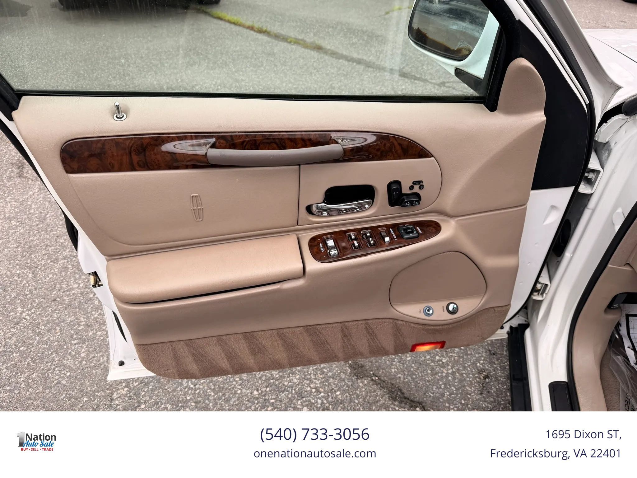Used 1999 Lincoln Town Car Signature RWD image 13