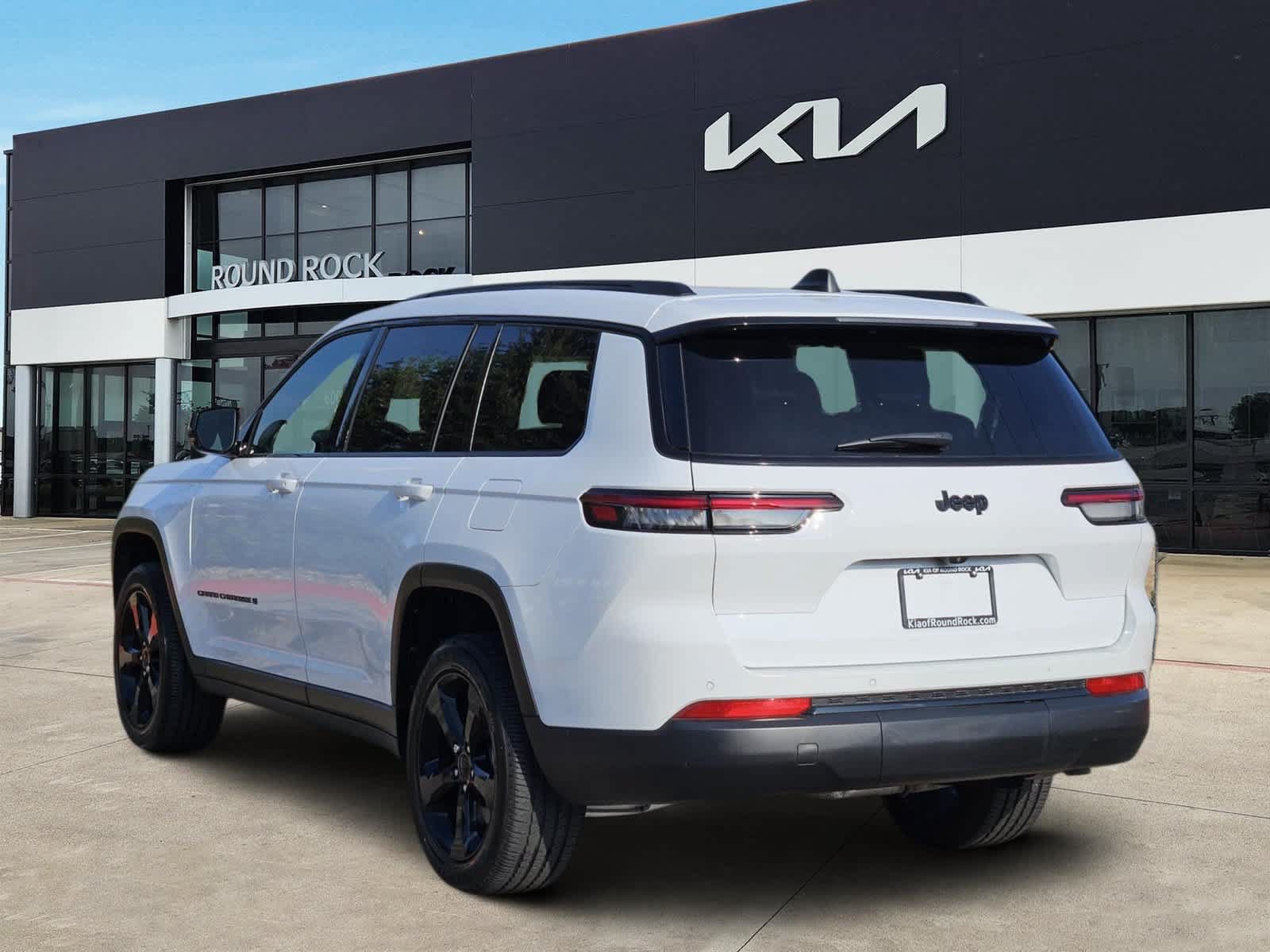 Used 2025 Jeep Grand Cherokee L Altitude RWD image 5
