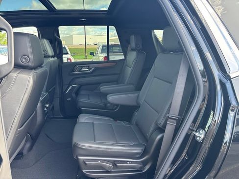 Used 2026 GMC Yukon Denali w/ Sun & Power Step Package AWD/4WD image 28
