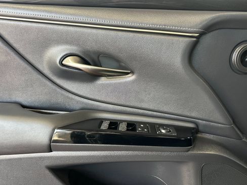 Used 2023 Lexus ES 350 w/ Accessory Package (Z2) FWD image 11