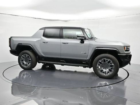 New 2025 GMC Hummer EV 3X image 3