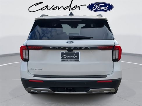 New 2025 Ford Explorer Active w/ Active Comfort Package image 7