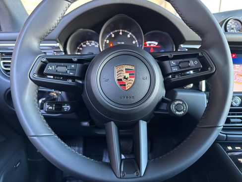 Certified 2026 Porsche Macan AWD/4WD image 25