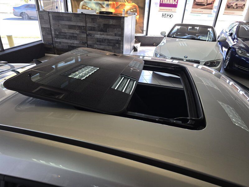 Used 2015 Chevrolet Camaro LT RWD image 15