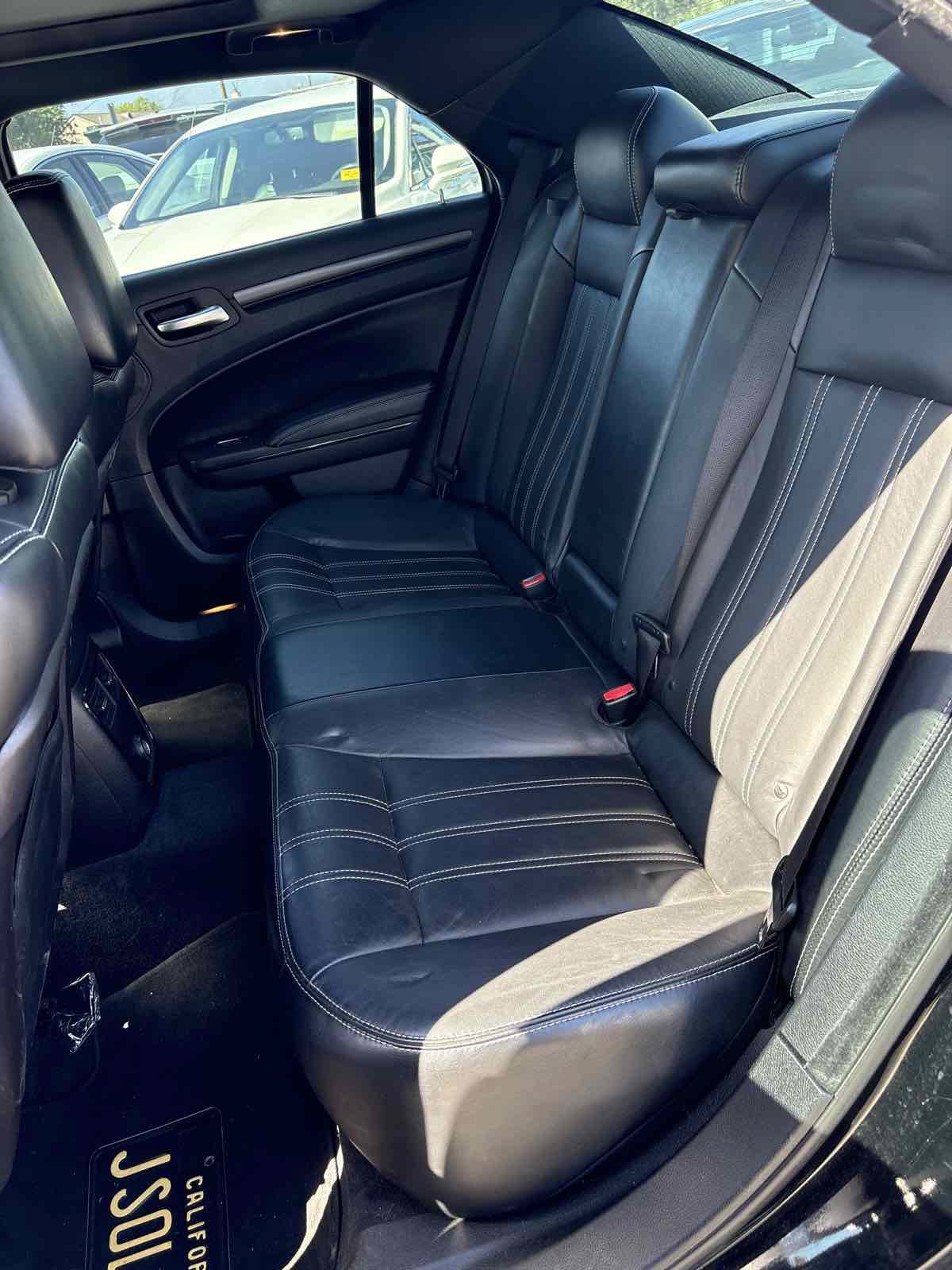 Used 2012 Chrysler 300 S RWD image 9