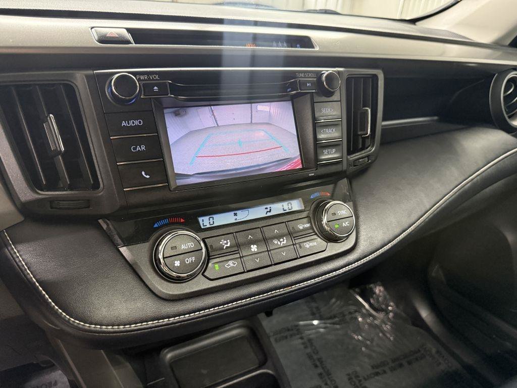 Used 2018 Toyota RAV4 XLE AWD/4WD image 17