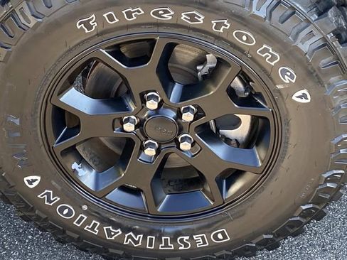 Used 2021 Jeep Wrangler Willys image 23