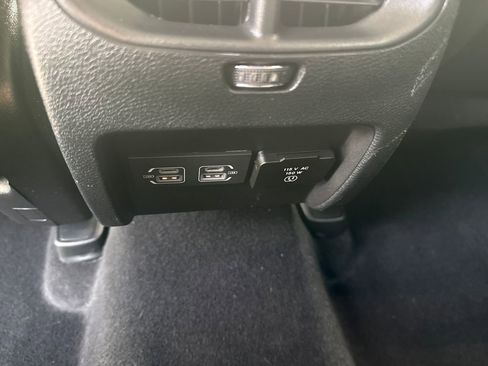 Used 2022 Jeep Cherokee Latitude Lux FWD image 46