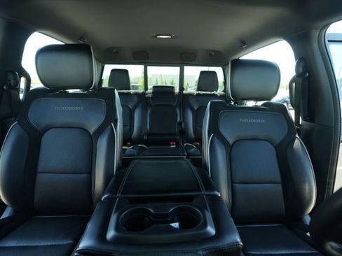 Used 2025 RAM 1500 Laramie AWD/4WD image 33