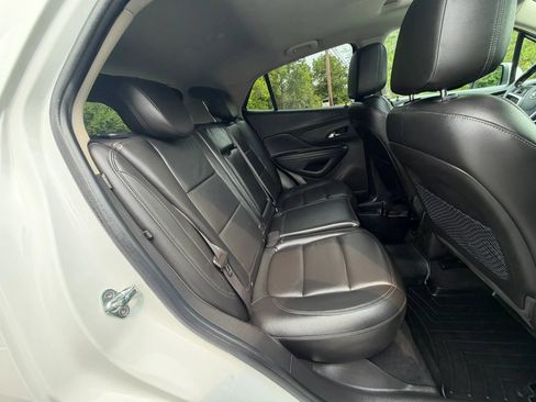 Used 2019 Buick Encore Essence AWD/4WD image 18