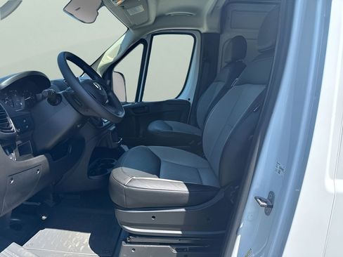 Used 2026 RAM ProMaster 2500 w/ Convenience Group FWD image 9