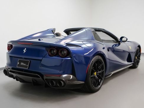 Certified 2021 Ferrari 812 GTS Base image 33